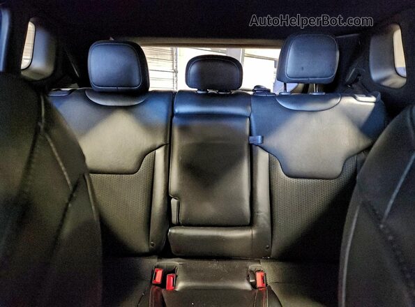 3C4NJDDN5PT523883 2023 JEEP COMPASS Gray Widok tylnych siedzeń