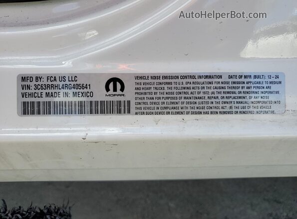 3C63RRHL4RG405641 2024 RAM 3500 White Widok tylnych siedzeń