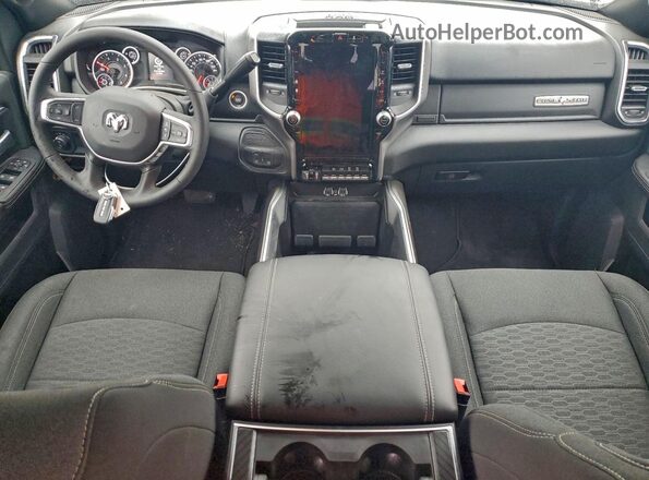 3C63RRHL7TG153259 2026 RAM 3500 Угольный Вид панели приборов