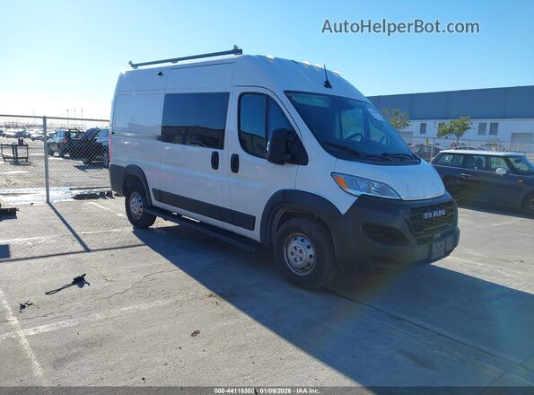 3C6LRVBGXPE537557 2023 RAM PROMASTER 1500 Белый Передняя правая четверть