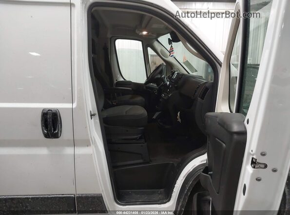 3C6LRVDG4NE121076 2022 RAM PROMASTER 2500 Белый Вид салона спереди