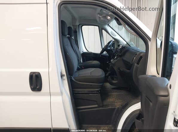 3C6LRVVG8NE134668 2022 RAM PROMASTER 2500 Белый Вид салона спереди