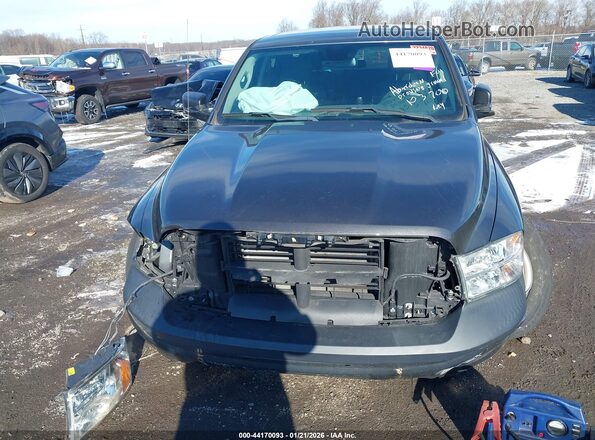3C6RR7KT1LG130700 2020 RAM 1500 CLASSIC Серый Вид спереди