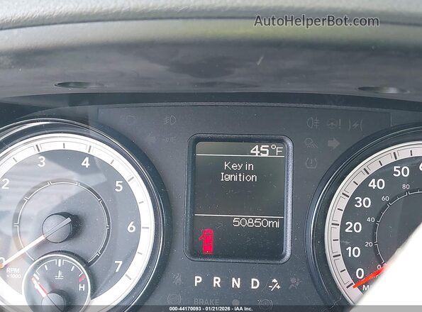 3C6RR7KT1LG130700 2020 RAM 1500 CLASSIC Серый Вид задних сидений