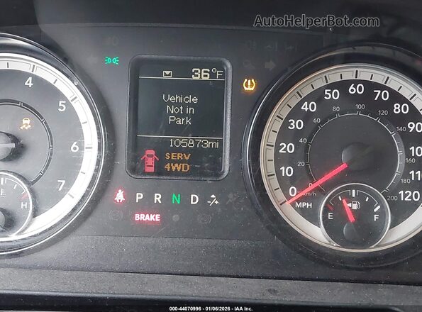 3C6TR5HT8GG372911 2016 RAM 2500 Красный Вид задних сидений
