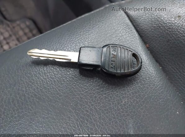 3C6TR5HT8GG372911 2016 RAM 2500 Красный Вид панели приборов