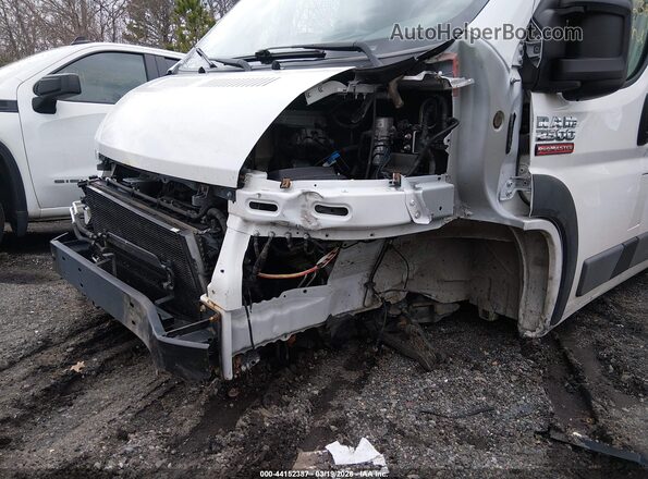 3C6TRVCG3JE111960 2018 RAM PROMASTER 2500 Белый Вид спереди