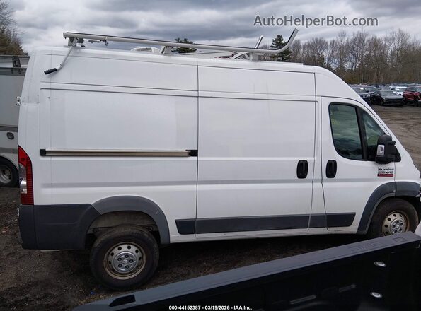 3C6TRVCG3JE111960 2018 RAM PROMASTER 2500 Белый Вид задней части салона