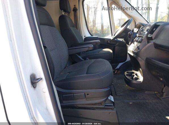 3C6TRVDGXLE121919 2020 RAM PROMASTER 2500 Белый Вид салона спереди