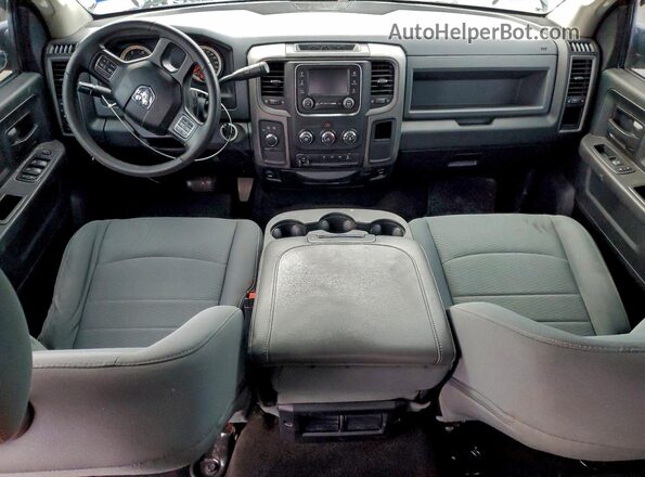 3C6UR5CLXGG186461 2016 RAM 2500 Черный Вид панели приборов