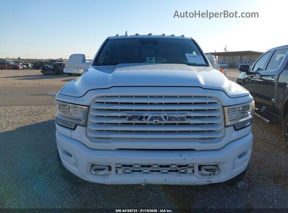 3C6UR5GL6LG275142 2020 RAM 2500 Белый Вид панели приборов