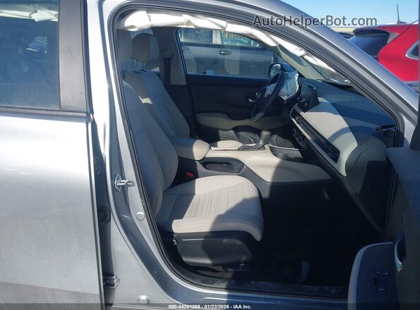 3CZRZ2H31SM769320 2025 HONDA HR-V Серебряный Вид салона спереди