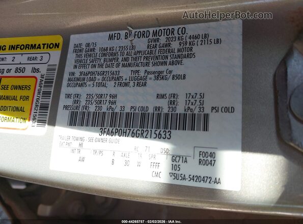 3FA6P0H76GR215633 2016 FORD FUSION Silver Vista del compartimento del motor
