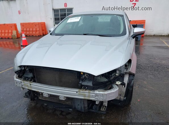 3FA6P0LU1HR285233 2017 FORD FUSION HYBRID Silver Widok z przodu