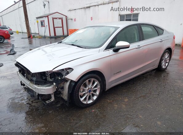 3FA6P0LU1HR285233 2017 FORD FUSION HYBRID Silver Przód lewy