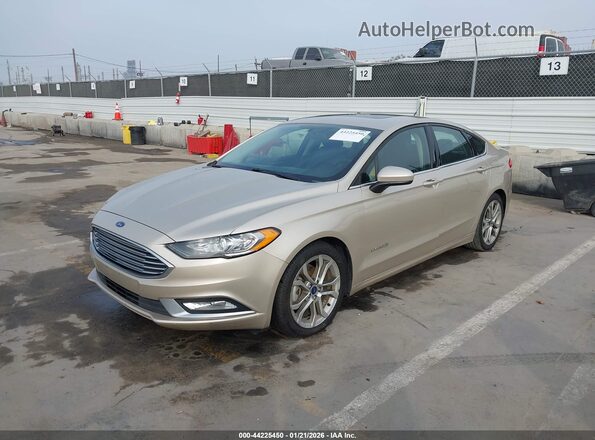3FA6P0LU2HR230516 2017 FORD FUSION HYBRID Бежевый Передняя левая четверть