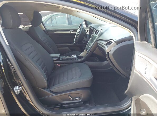 3FA6P0LU2HR309121 2017 FORD FUSION HYBRID Черный Вид салона спереди
