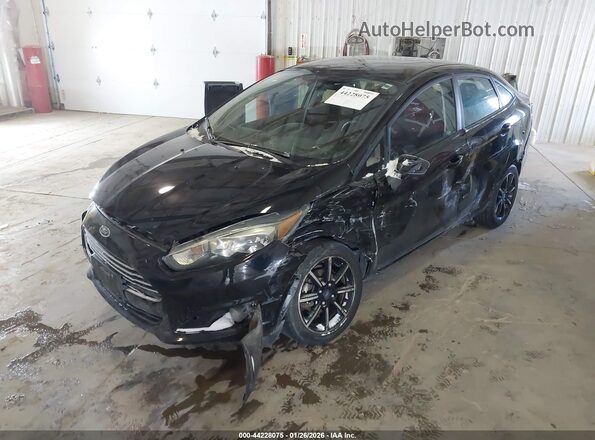3FADP4BJ0JM109024 2018 FORD FIESTA Черный Передняя левая четверть