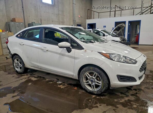 3FADP4BJ2JM101989 2018 FORD FIESTA White Передня права чверть