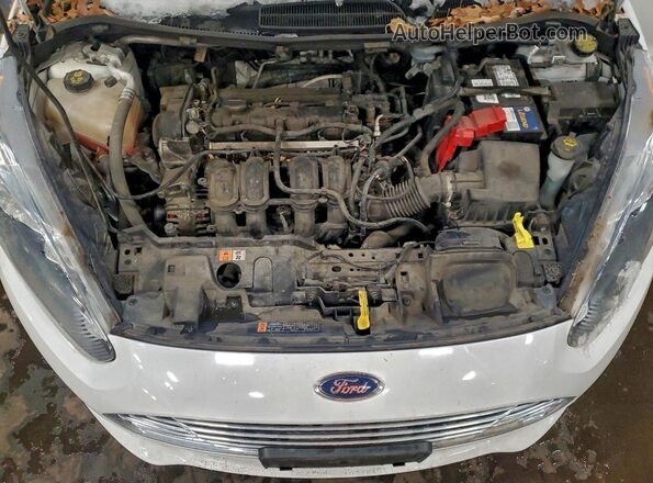 3FADP4BJ2JM101989 2018 FORD FIESTA White Вид задньої частини салону