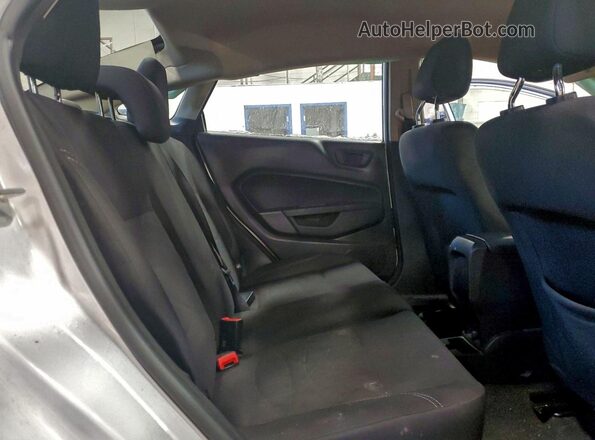 3FADP4BJ2JM101989 2018 FORD FIESTA White Вид задніх сидінь