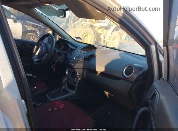 3FADP4BJ4KM121372 2019 FORD FIESTA Серебряный Вид салона спереди