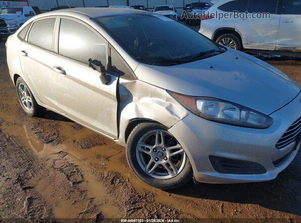 3FADP4BJ4KM121372 2019 FORD FIESTA Серебряный Вид спереди