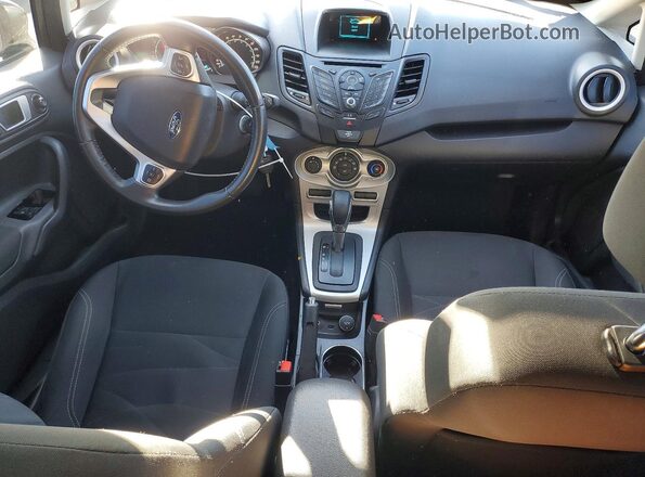 3FADP4BJ8GM193571 2016 FORD FIESTA Угольный Вид панели приборов