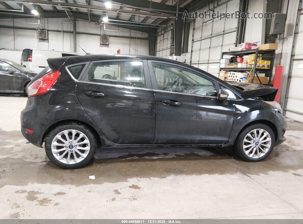 3FADP4FJXJM139559 2018 FORD FIESTA Черный Вид задней части салона