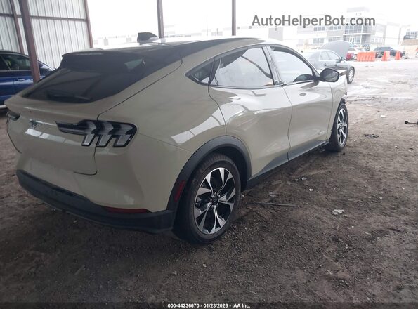 3FMTK1R45SMA55770 2025 FORD MUSTANG MACH-E Кремовый Задняя правая четверть