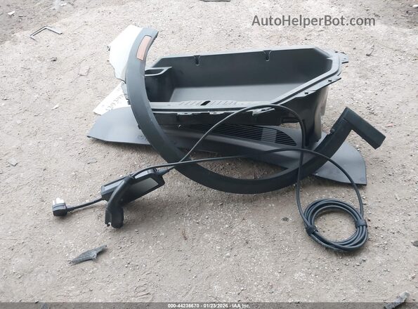 3FMTK1R45SMA55770 2025 FORD MUSTANG MACH-E Кремовый Вид щитка приборов