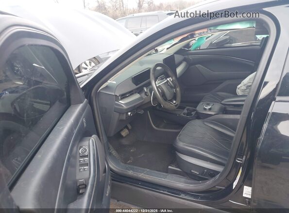 3FMTK1RM3NMA44481 2022 FORD MUSTANG MACH-E Black Widok wnętrza z przodu