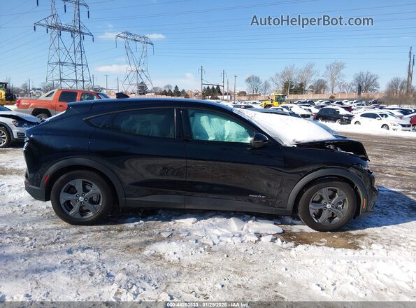 3FMTK1RMXMMA09466 2021 FORD MUSTANG MACH-E Black Widok wnętrza z tyłu