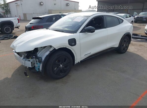 3FMTK2SU8PMA84123 2023 FORD MUSTANG MACH-E Белый Передняя левая четверть