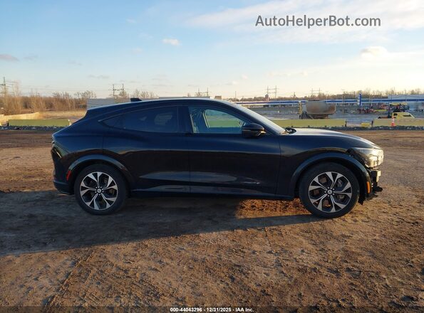 3FMTK3R71NMA14627 2022 FORD MUSTANG MACH-E PREMI Черный Вид задней части салона
