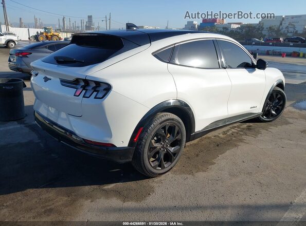3FMTK3R79PMA54683 2023 FORD MUSTANG MACH-E PREMI Белый Задняя правая четверть