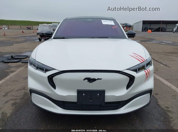 3FMTK3R79SMA13477 2025 FORD MUSTANG MACH-E PREMI Белый Вид задней части салона