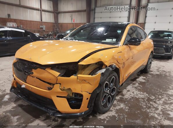 3FMTK4SE9NMA15104 2022 FORD MUSTANG MACH-E Оранжевый Вид спереди