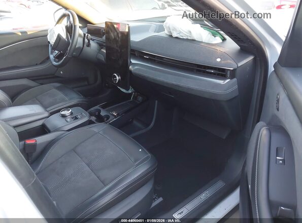 3FMTK4SX1MME04108 2021 FORD MUSTANG MACH-E Серый Вид салона спереди