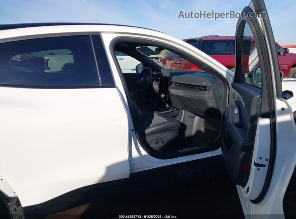3FMTK4SX4PMA05830 2023 FORD MUSTANG MACH-E White წინა სალონის ხედი