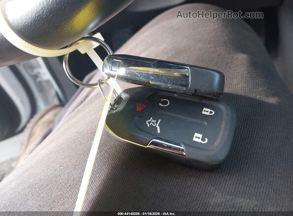 3GKALTEX8JL322588 2018 GMC TERRAIN Белый Вид панели приборов