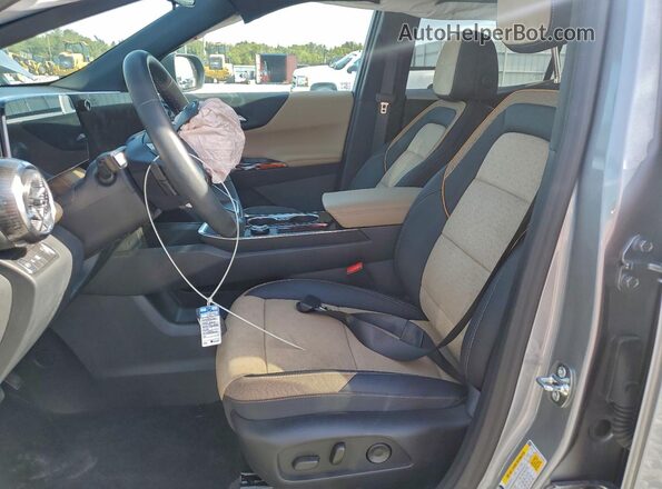 3GNAXKEG2TL141989 2026 CHEVROLET EQUINOX Blue Widok wnętrza z przodu