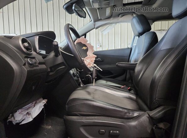 3GNCJLSB3GL230730 2016 CHEVROLET TRAX Gray Вид салону спереду