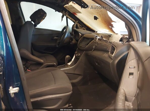 3GNCJLSB8KL398811 2019 CHEVROLET TRAX Синий Вид салона спереди
