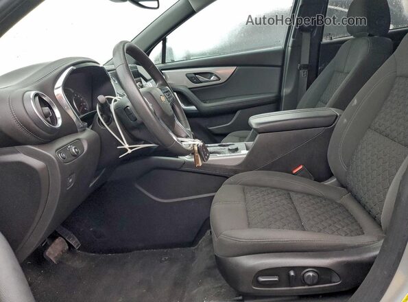 3GNKBCRS4MS552762 2021 CHEVROLET BLAZER Серебряный Вид салона спереди