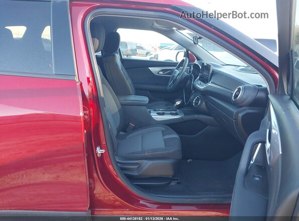 3GNKBHR47PS129371 2023 CHEVROLET BLAZER Красный Вид салона спереди