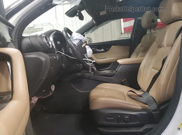 3GNKBKRS9KS597316 2019 CHEVROLET BLAZER Белый Вид салона спереди