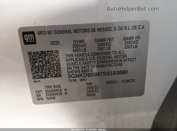 3GNKDBRM7SS193880 2025 CHEVROLET OTHER White Widok komory silnika