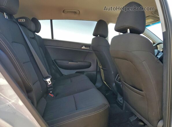 3GYK3EMR6SS198417 2025 CADILLAC OPTIQ Серебряный Вид задней части салона