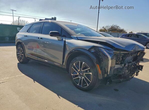 3GYK3EMR6SS198417 2025 CADILLAC OPTIQ Серебряный Передняя правая четверть